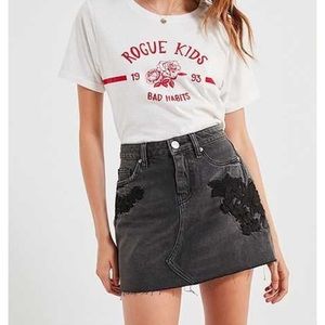 Black Flower Denim Skirt - UO 💫